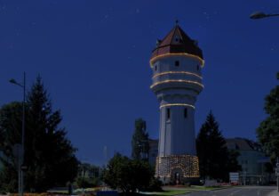 Weihnachtsbeleuchtung Wasserturm / Foto: Plantas Handels GmbH