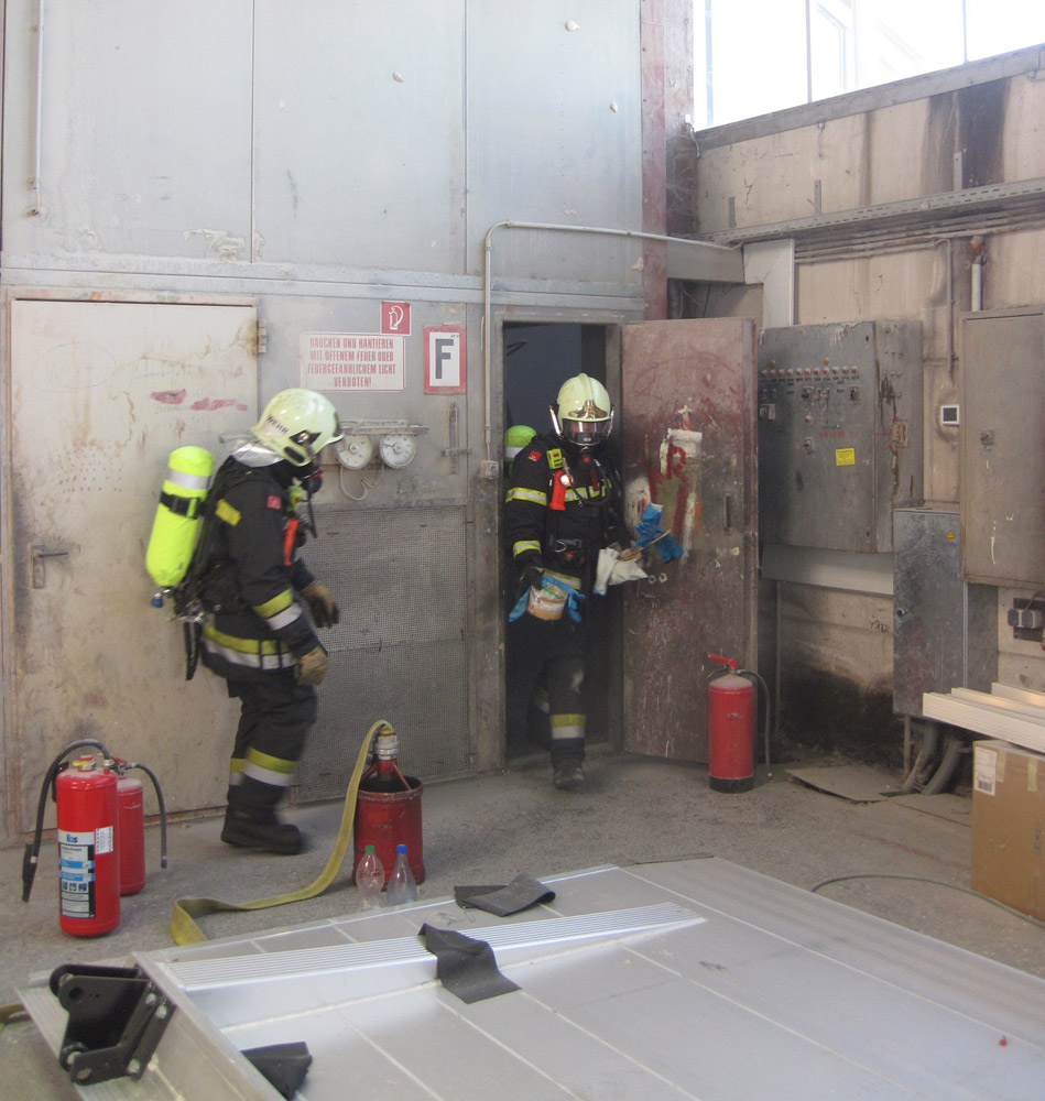 Brandeinsatz Industrieobjekt / Foto: Presseteam Feuerwehr Wiener Neustadt