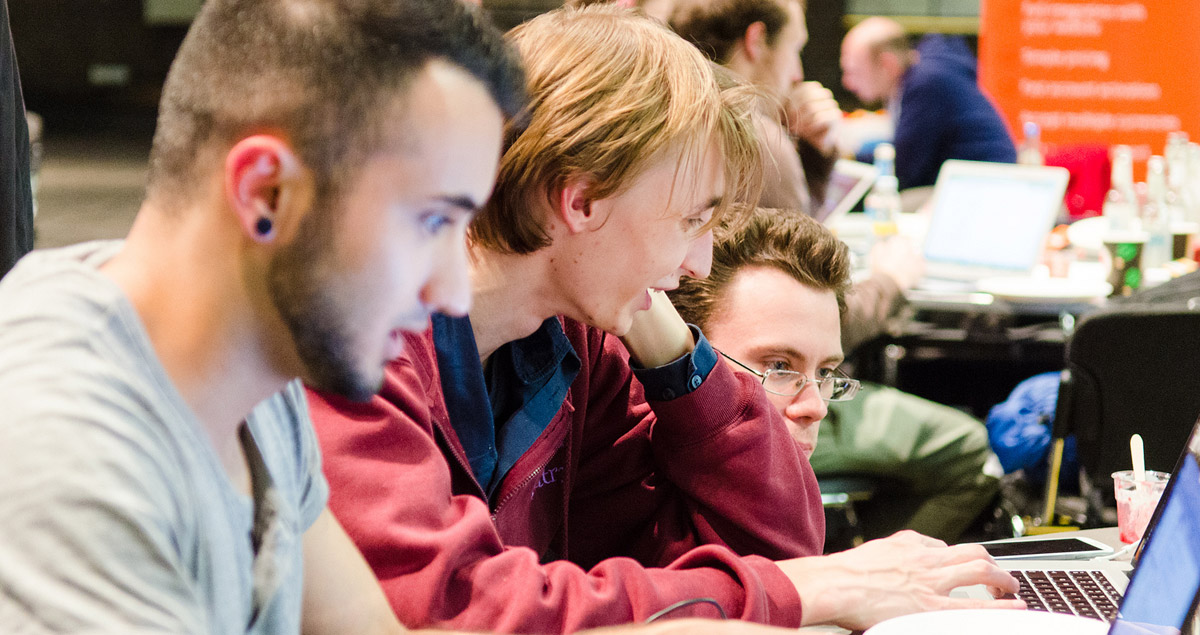 Clashing Coders Hackathon / Foto: TechCrunch / Max Morse via flickr (CC BY 2.0)