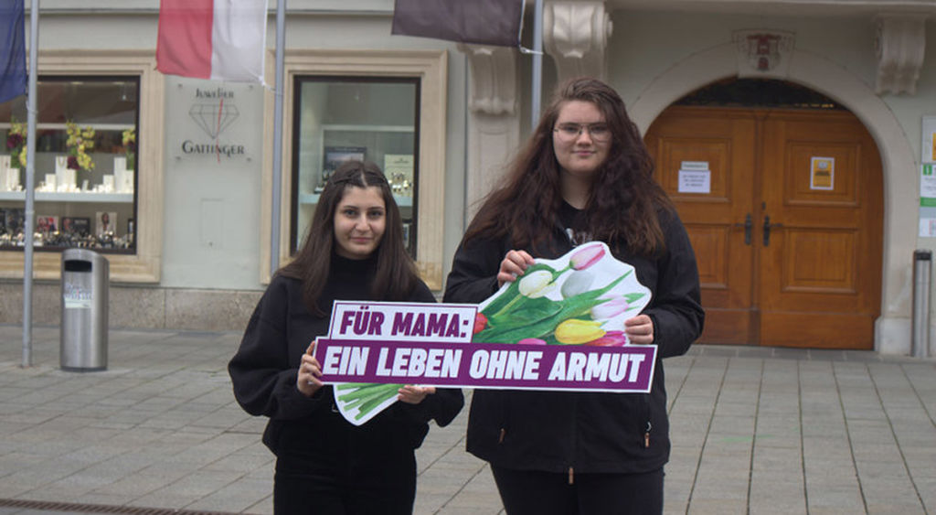 Junge Linke fordern ein Leben ohne Armut zum Muttertag