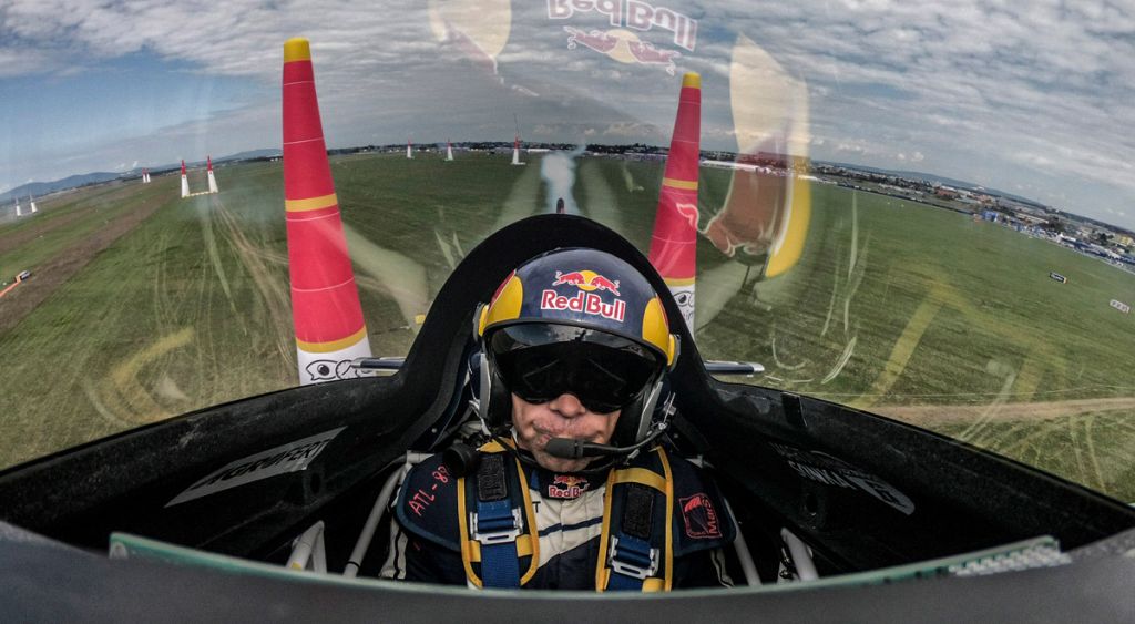 Actionreiches Qualifying beim Red Bull Air Race