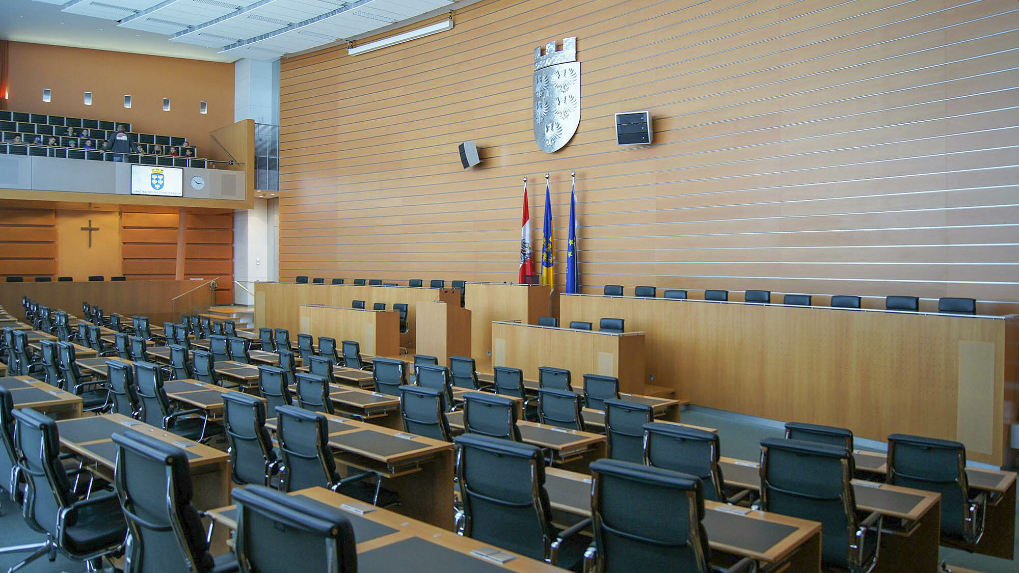 Plenarsaal des NÖ Landhauses / Foto: AleXXw (CC BY-SA 3.0 AT) via Wikimedia Commons