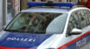 Polizeifahrzeug / Foto: Plani via Wikimedia (CC BY-SA 3.0)