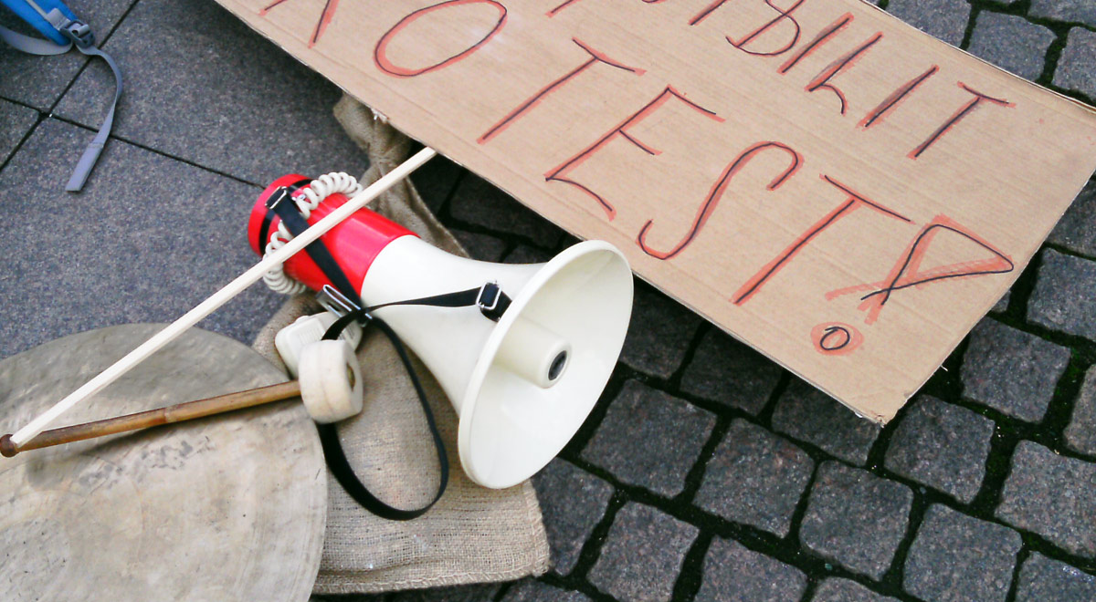 Proteste gegen Gatterjäger / ©  Initiative Echte Soziale Marktwirtschaft / pixelio.de