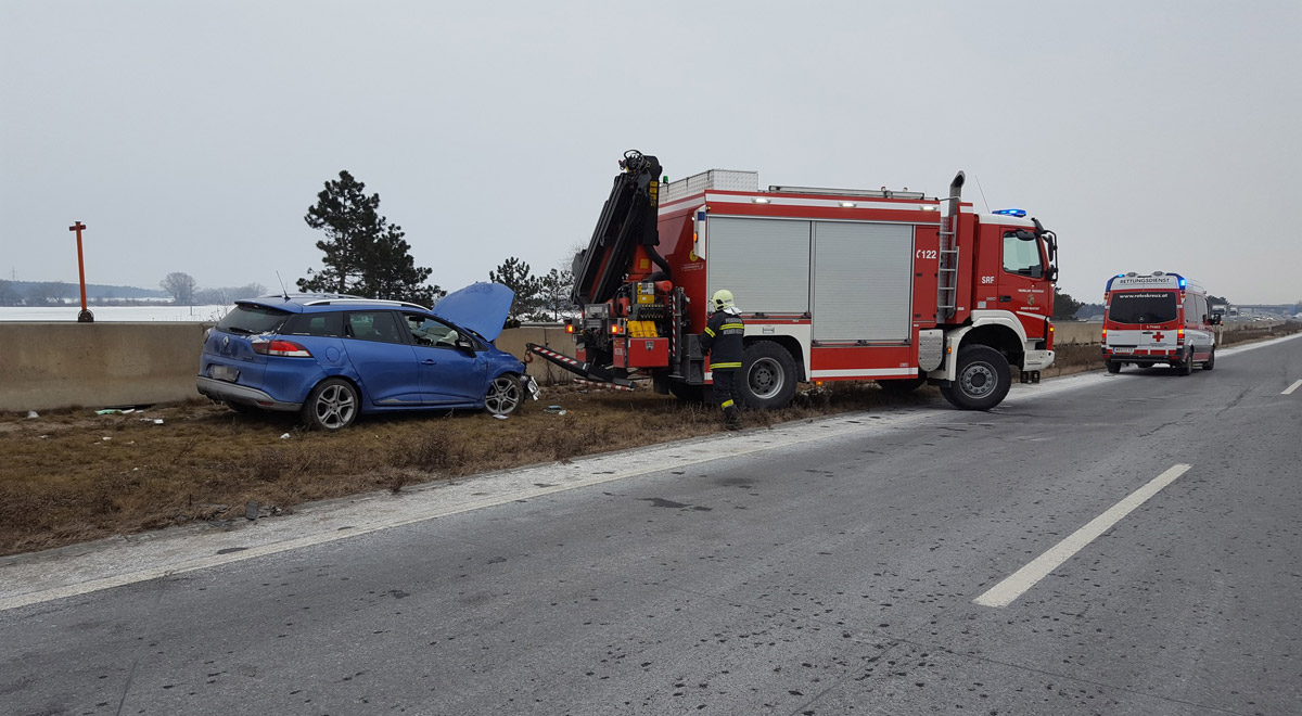 Verkehrsunfall Bergung / Foto: Presseteam Feuerwehr Wiener Neustadt