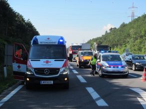 Verkehrsunfall bei Wöllersdorf / Foto: Presseteam Feuerwehr Wiener Neustadt