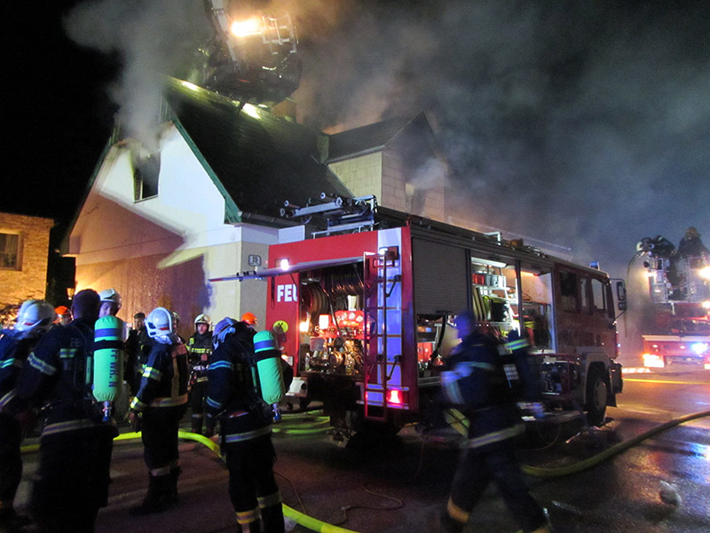 Wohnhausbrand Zehnerviertel / Foto: Presseteam Feuerwehr Wiener Neustadt