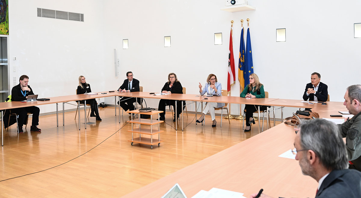 Koordinierungssitzung des NÖ Landessanitätsstabes / Foto: © NLK Pfeiffer