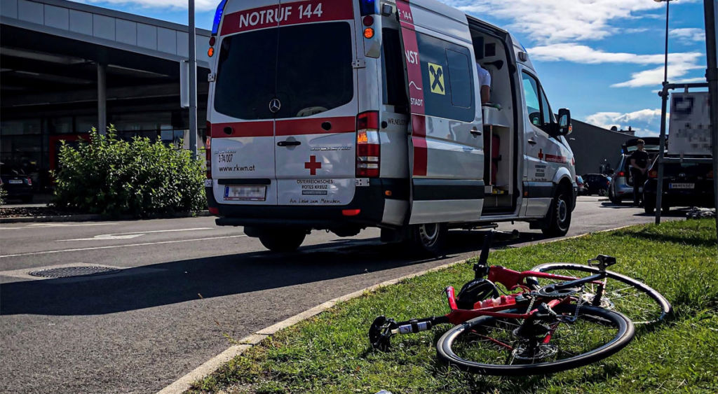 Wiener Neustadt: Radfahrer kollidierte mit Pkw